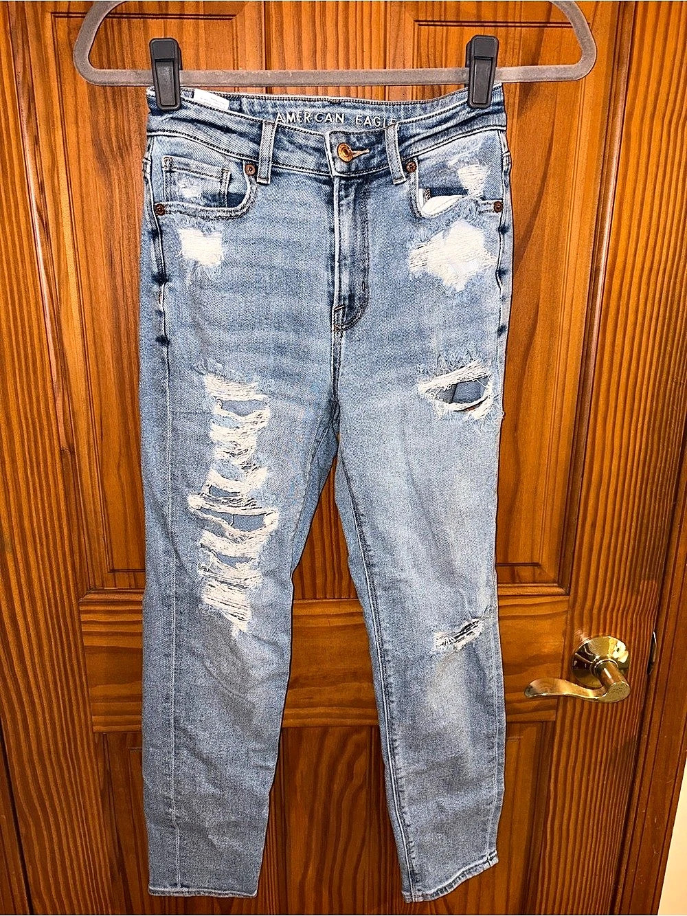 American Eagle Mom Jean Distressed Jeans in Blue Size 4